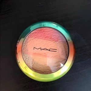 MAC Wash and Dry Highlight Powder